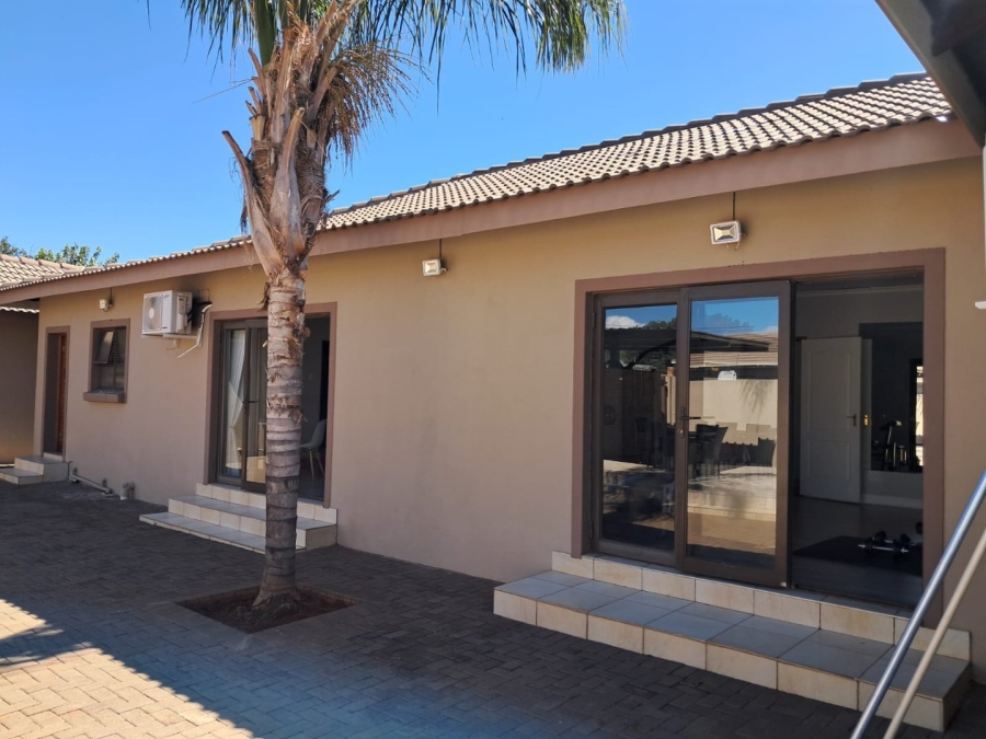 4 Bedroom Property for Sale in Hillcrest Northern Cape
